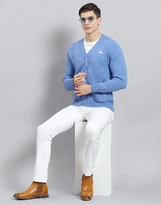 Big discounts – don’t miss out!  Men Blue Solid V Neck Full Sleeve Sweater
