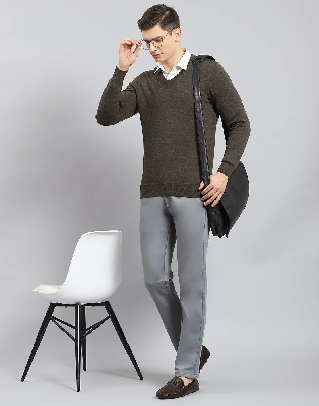 Seasonal discounts on stylish clothes – Perfect for any occasion! Men Brown Solid V Neck Full Sleeve Sweater Seasonal discounts on stylish clothes – Perfect for any occasion! Men Brown Solid V Neck Full Sleeve Sweater