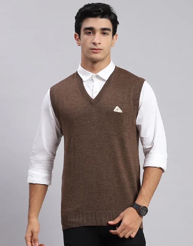 Don’t wait – shop the biggest sale of the season on men’s clothing! Men Brown Solid V Neck Sleeveless Sweaters/Pullovers Don’t wait – shop the biggest sale of the season on men’s clothing! Men Brown Solid V Neck Sleeveless Sweaters/Pullovers