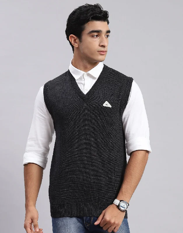 Shop the latest men's clothing trends at a fraction of the price. Men Grey Solid V Neck Sleeveless Sweaters/Pullovers Shop the latest men's clothing trends at a fraction of the price. Men Grey Solid V Neck Sleeveless Sweaters/Pullovers