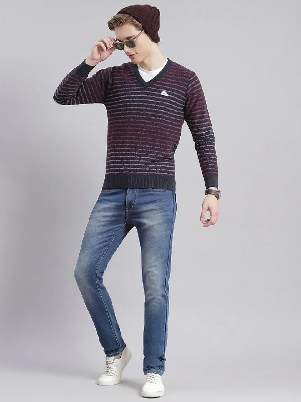 Shop the latest men’s styles at unbelievable prices. Men Navy Blue Stripe V Neck Full Sleeve Sweaters/Pullovers Shop the latest men’s styles at unbelievable prices. Men Navy Blue Stripe V Neck Full Sleeve Sweaters/Pullovers