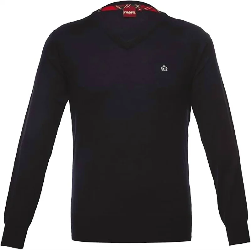 Flash sale on trendy clothing – Limited time offers available online. Men's Sweater In Black Flash sale on trendy clothing – Limited time offers available online. Men's Sweater In Black