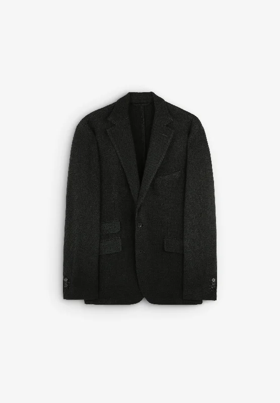 Get 25% off select men’s clothing when you shop online!  WINTER LAB BLAZER