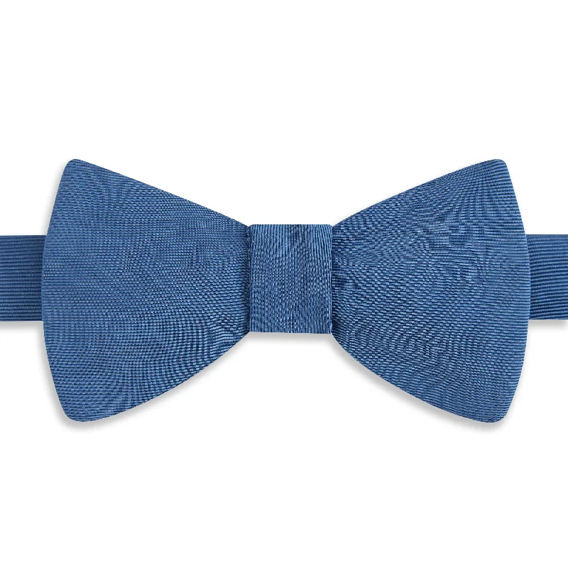 Shop now and save up to 40% on men’s wardrobe essentials. Blue Grosgrain Silk Cotton Bow Tie Shop now and save up to 40% on men’s wardrobe essentials. Blue Grosgrain Silk Cotton Bow Tie
