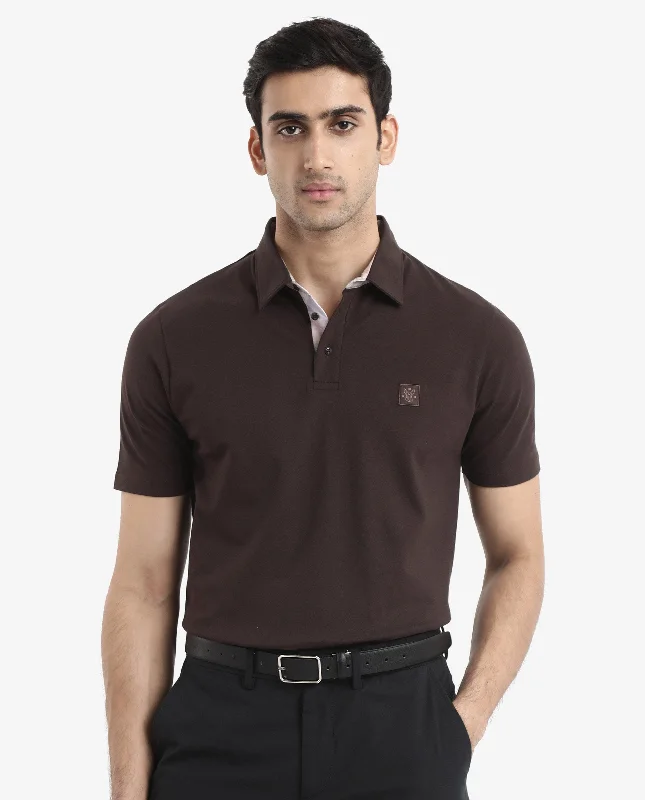 Shop now and enjoy massive savings on stylish clothing for all seasons. Rare Rabbit Men's Spencer Dark Brown Short Sleeve Button Closure Regular Fit Solid Polo T-Shirt Shop now and enjoy massive savings on stylish clothing for all seasons. Rare Rabbit Men's Spencer Dark Brown Short Sleeve Button Closure Regular Fit Solid Polo T-Shirt
