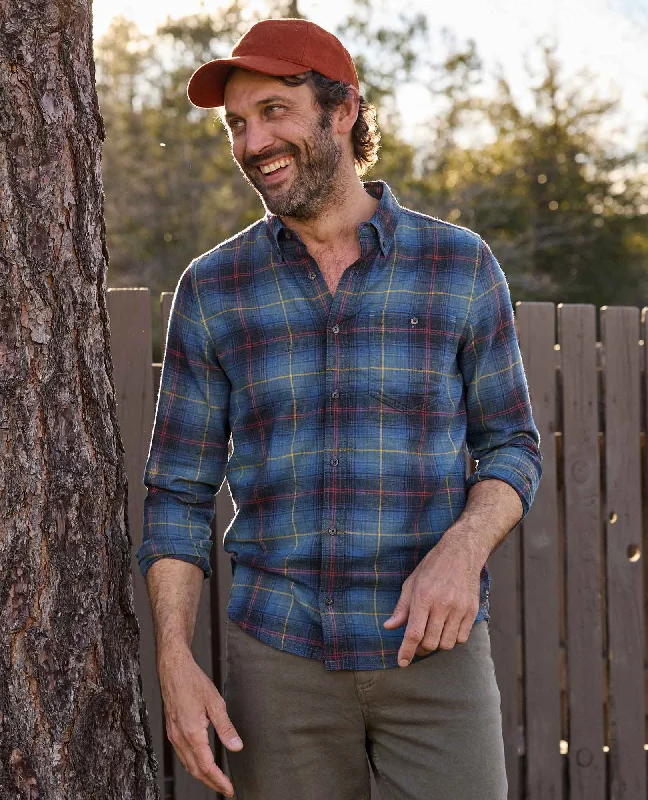 Last chance! Men’s clothing at unbeatable prices.  Airsmyth Long Sleeve Shirt