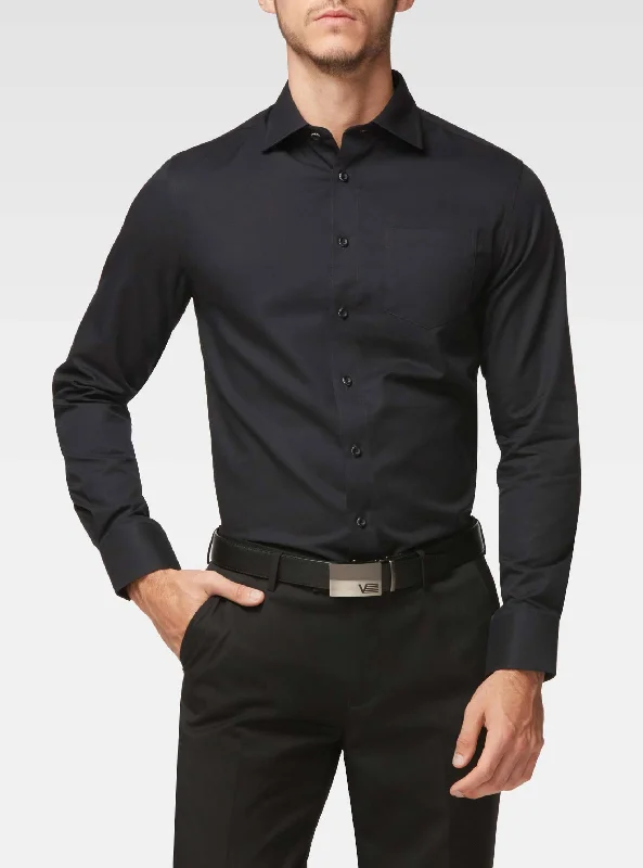Save more with bundle deals on men’s fashion items.  Two-tone end-on-end semi-fitted shirt