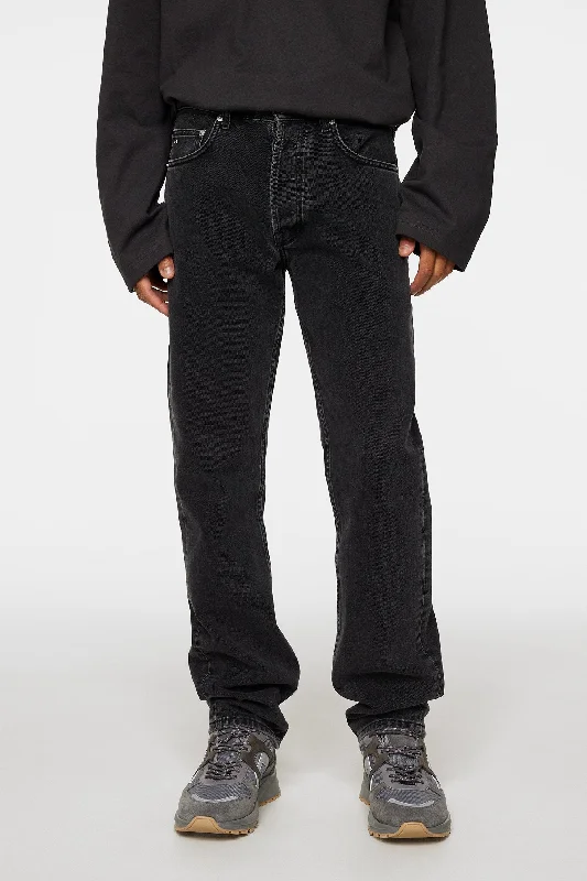 Shop seasonal clothing deals – Big savings on fashion essentials.  Cody Washed Jeans