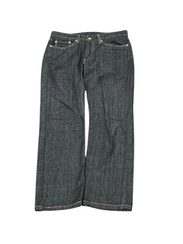 Get fresh fashion for less – Shop trendy clothing at discounted prices.  Levis Men's Denim 33x30